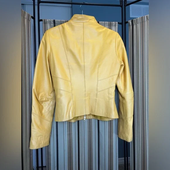 Danier leather jacket - Picture 4 of 17